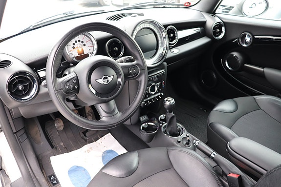 MINI Cooper 7 of 13