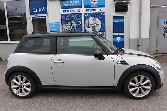 MINI Cooper 2 of 5