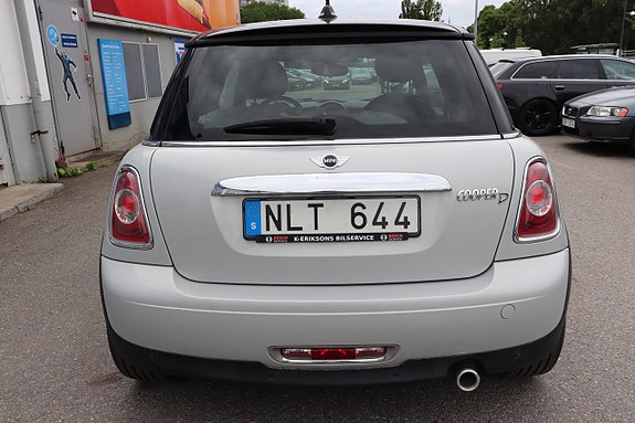 MINI Cooper 4 of 5