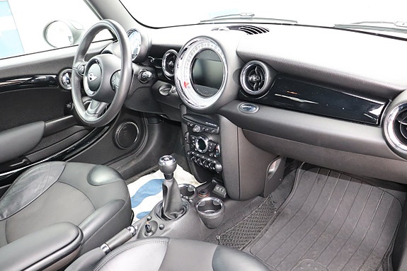 MINI Cooper 8 of 13