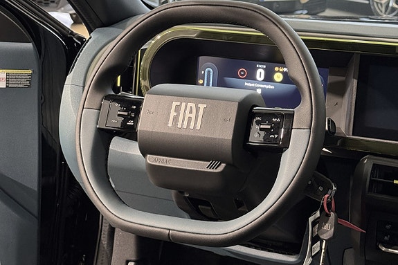 Fiat Grande Panda E 8 of 12