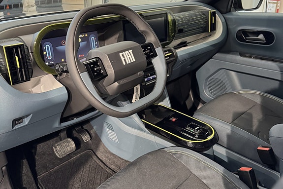 Fiat Grande Panda E 7 of 12