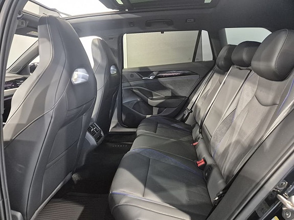Volkswagen Passat 17 of 21
