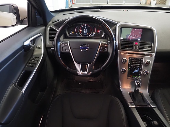 Volvo XC60 13 of 22