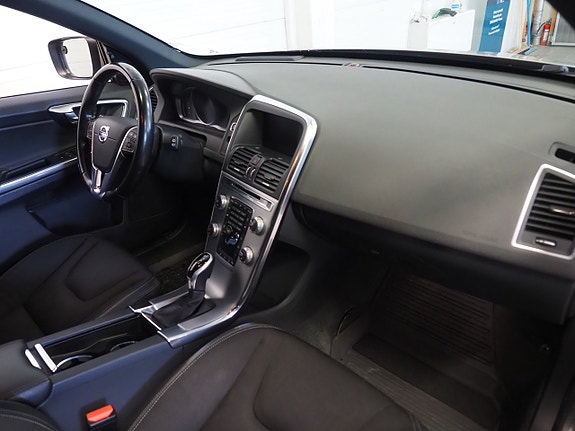 Volvo XC60 9 of 22