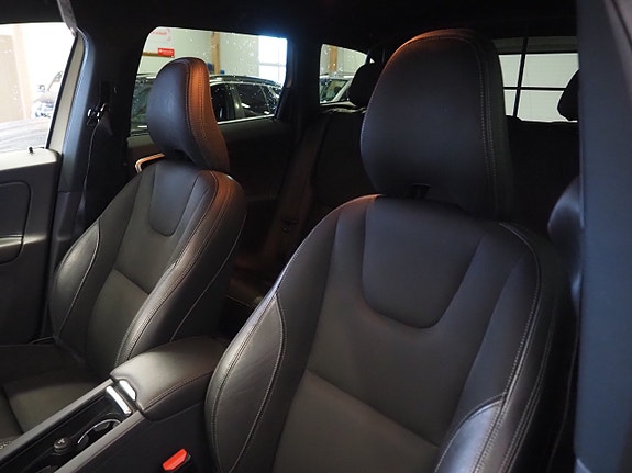 Volvo XC60 15 of 22
