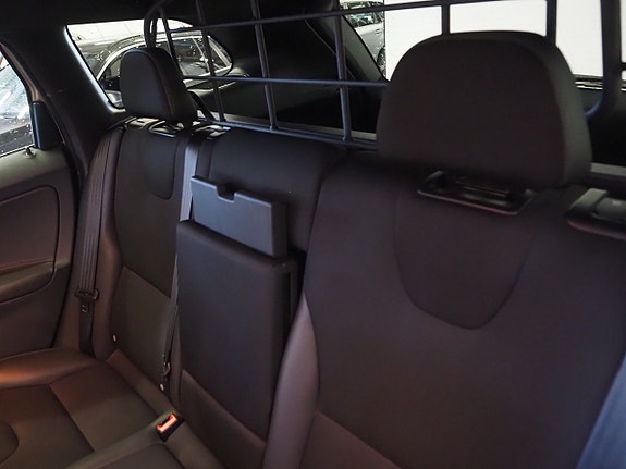Volvo XC60 14 of 22