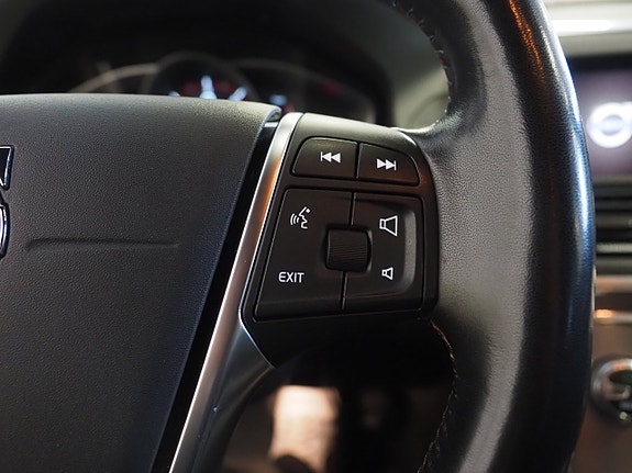 Volvo XC60 17 of 22