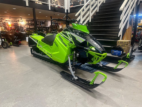 Arctic Cat M8000 Hardcore 153" Endast 159mil 2 of 5