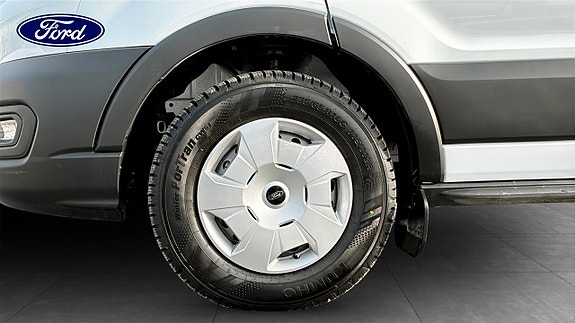 Ford Transit 9 of 9