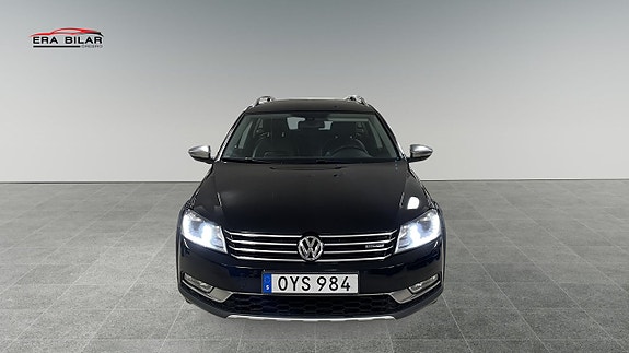 Volkswagen Passat Alltrack 2 of 5