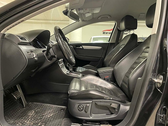 Volkswagen Passat Alltrack 11 of 26