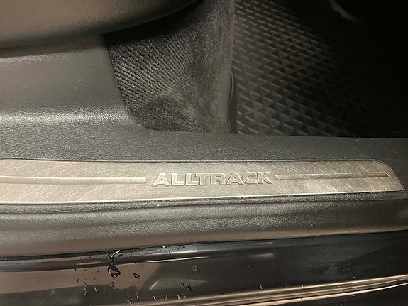 Volkswagen Passat Alltrack 16 of 26