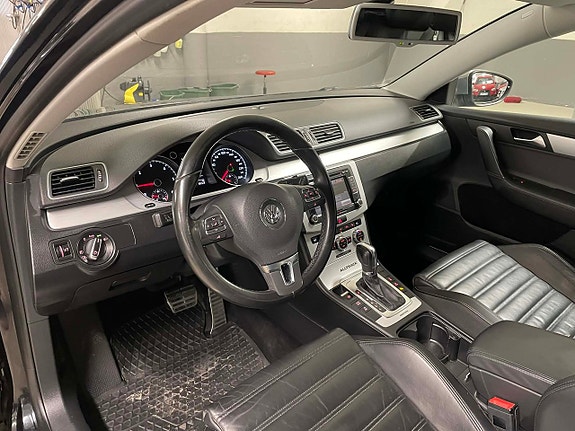 Volkswagen Passat Alltrack 10 of 26