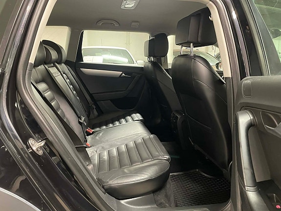 Volkswagen Passat Alltrack 15 of 26