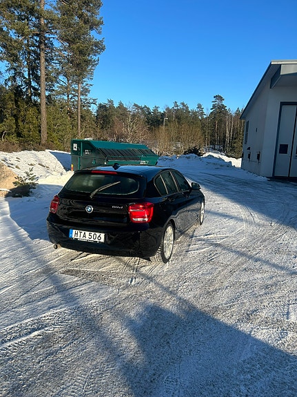 BMW 118d 2 of 10