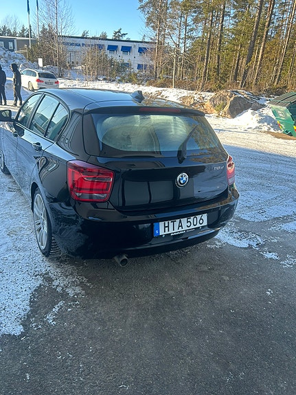 BMW 118d 8 of 10