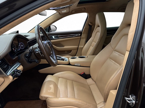 Porsche Panamera Turbo S 26 of 30