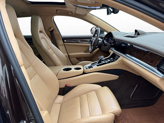 Porsche Panamera Turbo S 27 of 30
