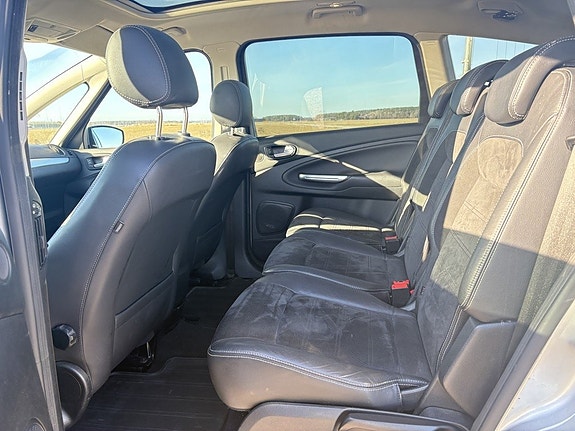 Ford S-MAX 18 of 24