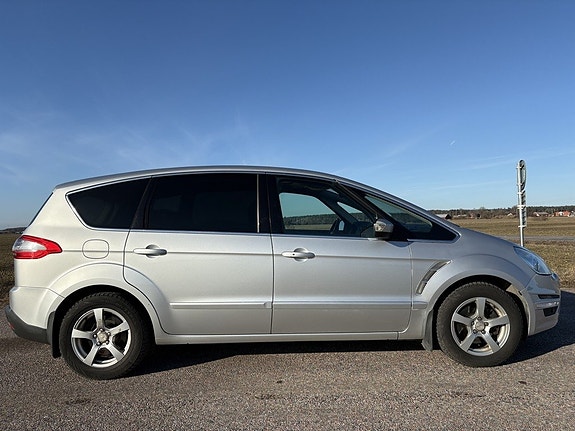 Ford S-MAX 4 of 5