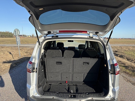 Ford S-MAX 7 of 24