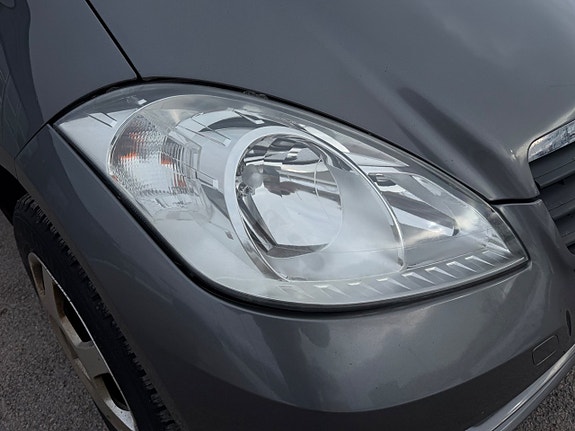 Mercedes-Benz A160 4 of 20