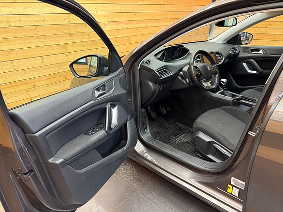 Peugeot 308 12 of 21