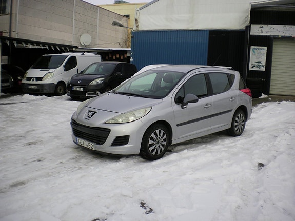 Peugeot 207 SW 10 of 11