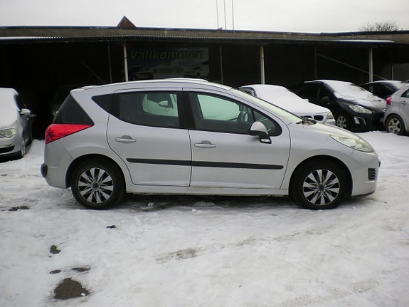 Peugeot 207 SW 4 of 5