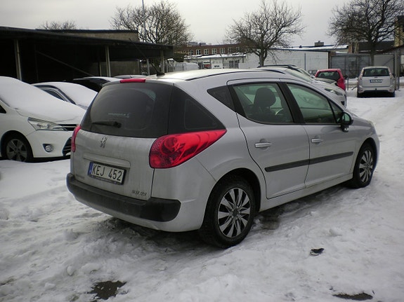 Peugeot 207 SW 8 of 11