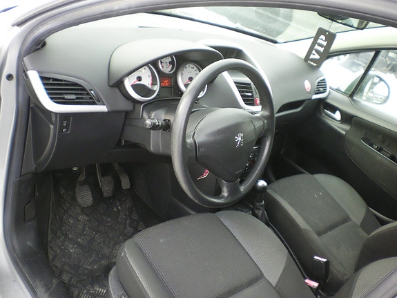 Peugeot 207 SW 6 of 11