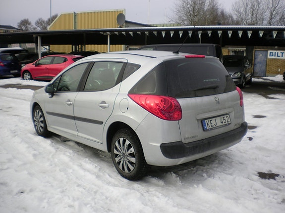 Peugeot 207 SW 9 of 11