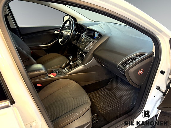 Ford Focus 9 of 15