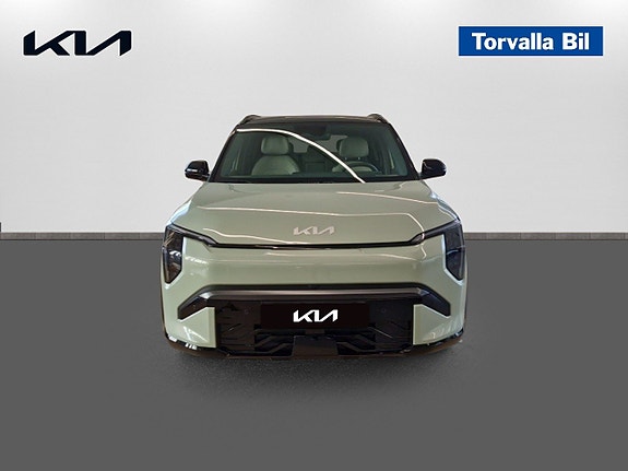 Kia EV3 2 of 12