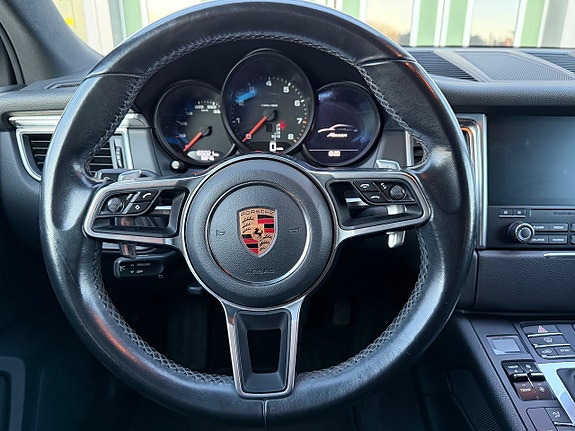 Porsche Macan 5 of 5