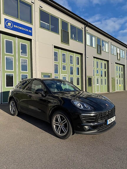 Porsche Macan 8 of 9