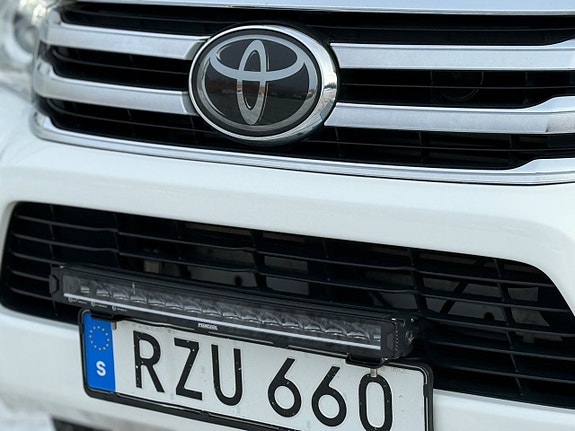 Toyota HiLux 6 of 24
