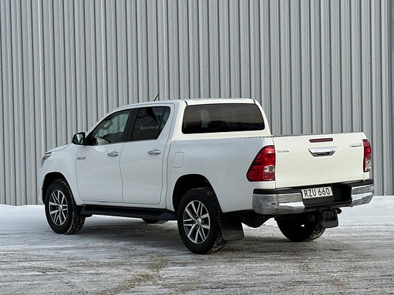 Toyota HiLux 8 of 24