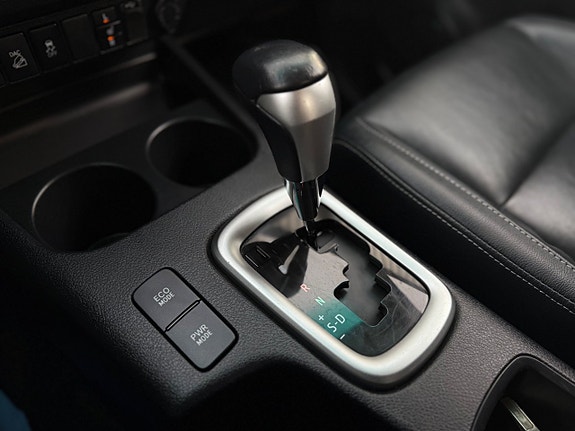 Toyota HiLux 19 of 24