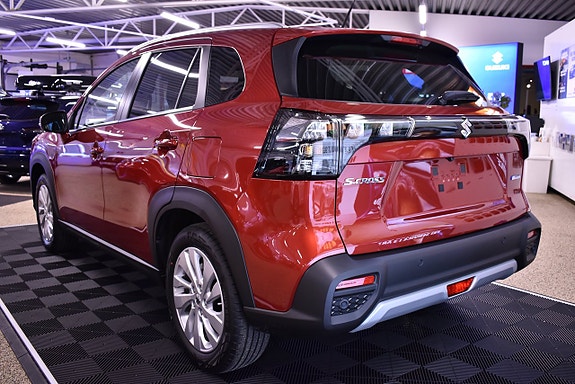 Suzuki S-Cross 2 of 12
