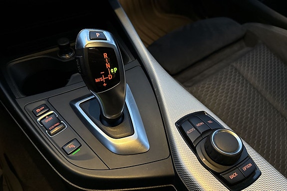 BMW 118i 21 of 27