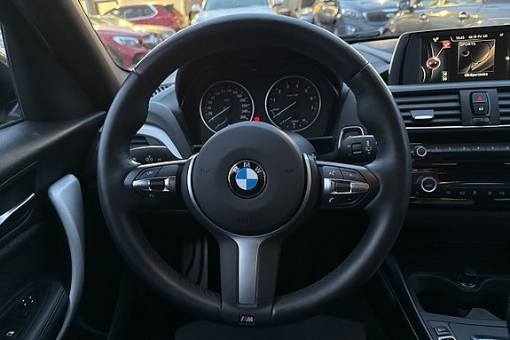 BMW 118i 13 of 27
