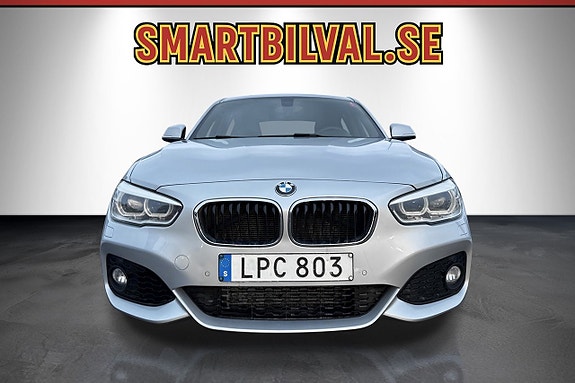 BMW 118i 2 of 5