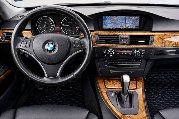 BMW 320 9 of 13