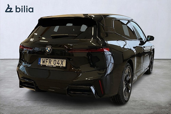 BMW iX 17 of 24