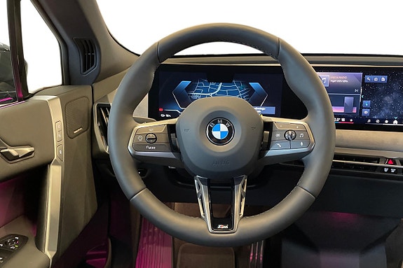 BMW iX 9 of 24