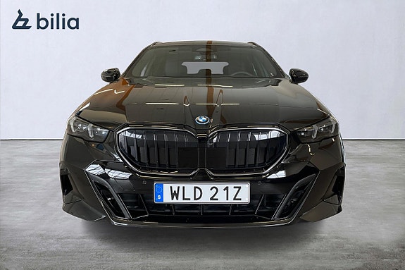 BMW 550E 2026 photo 5