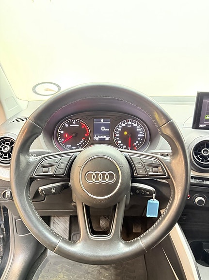 Audi Q2 7 of 12