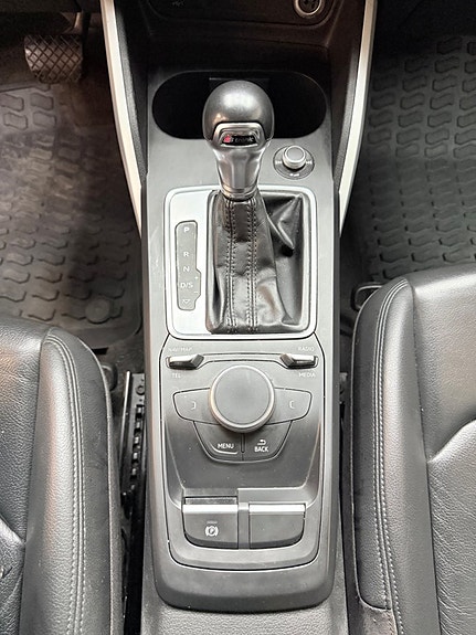 Audi Q2 8 of 12